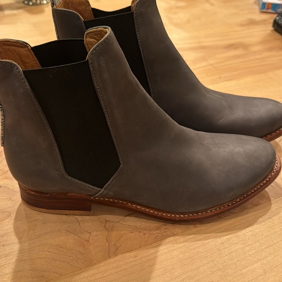 Root collective grey Chelsea boot excellent - Picture 5 of 10